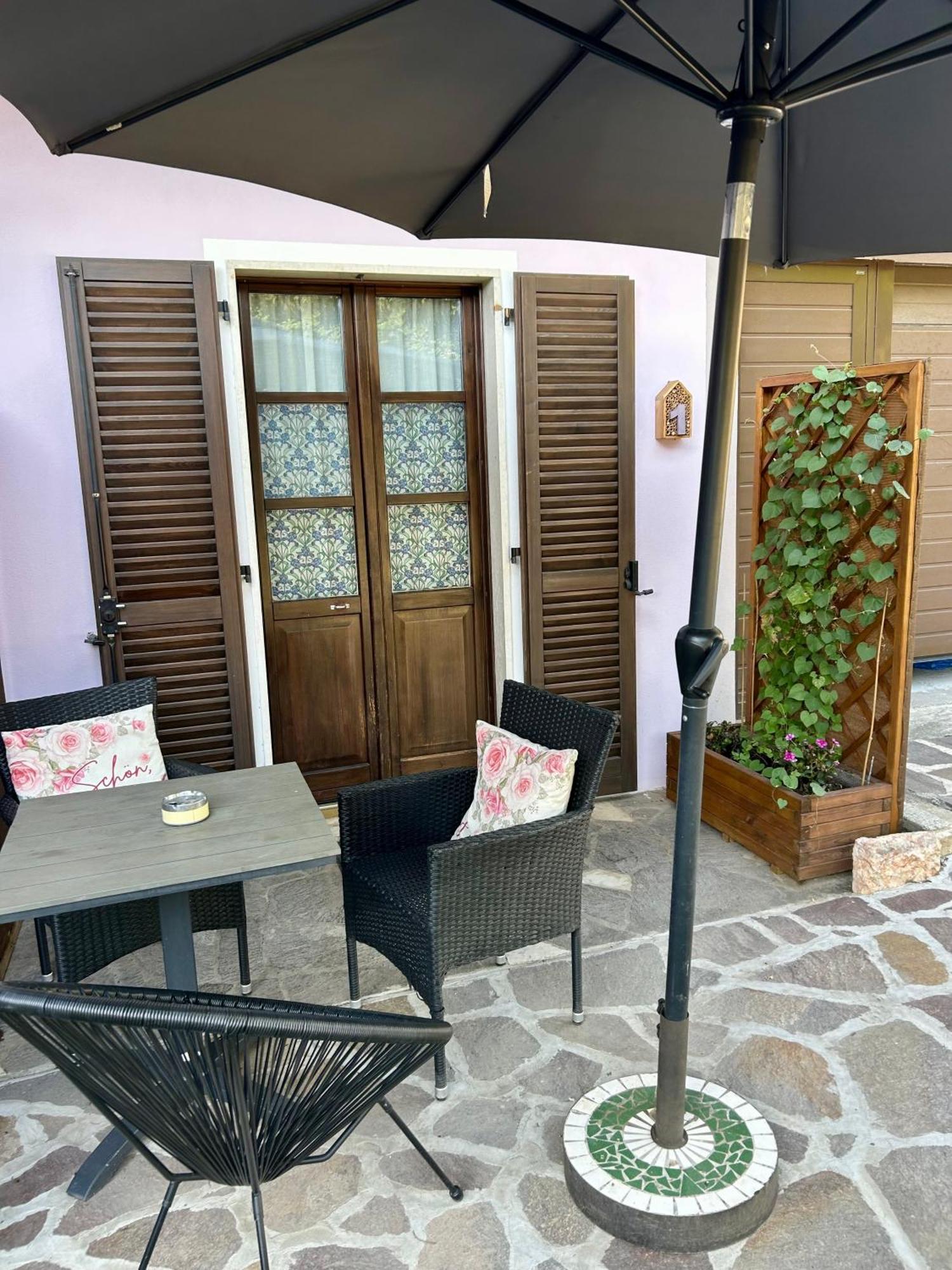 La Casa Di Campagna Sul Garda Puegnago Eksteriør billede